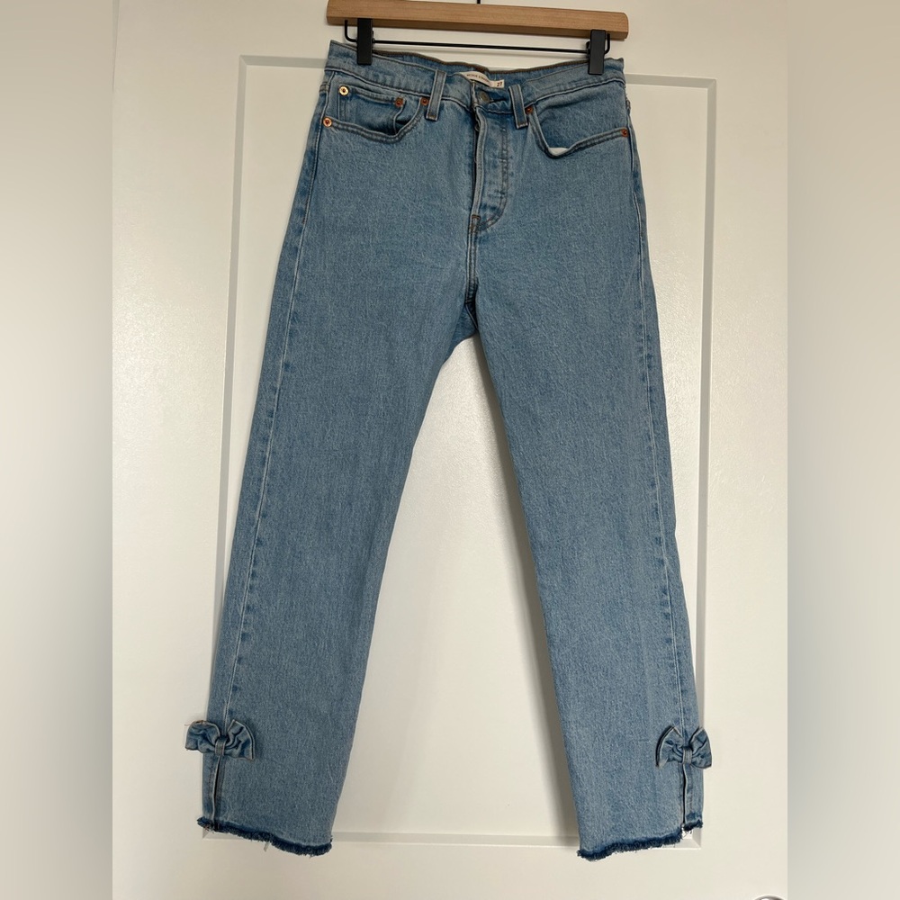 Levi's Light Blue Straight-Leg Jeans with Hem Bow Details 🎀